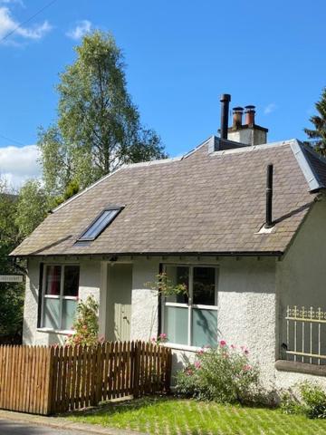 Cobbler'S Cottage At Kindrochet, Strathtay Pitlochry Zewnętrze zdjęcie